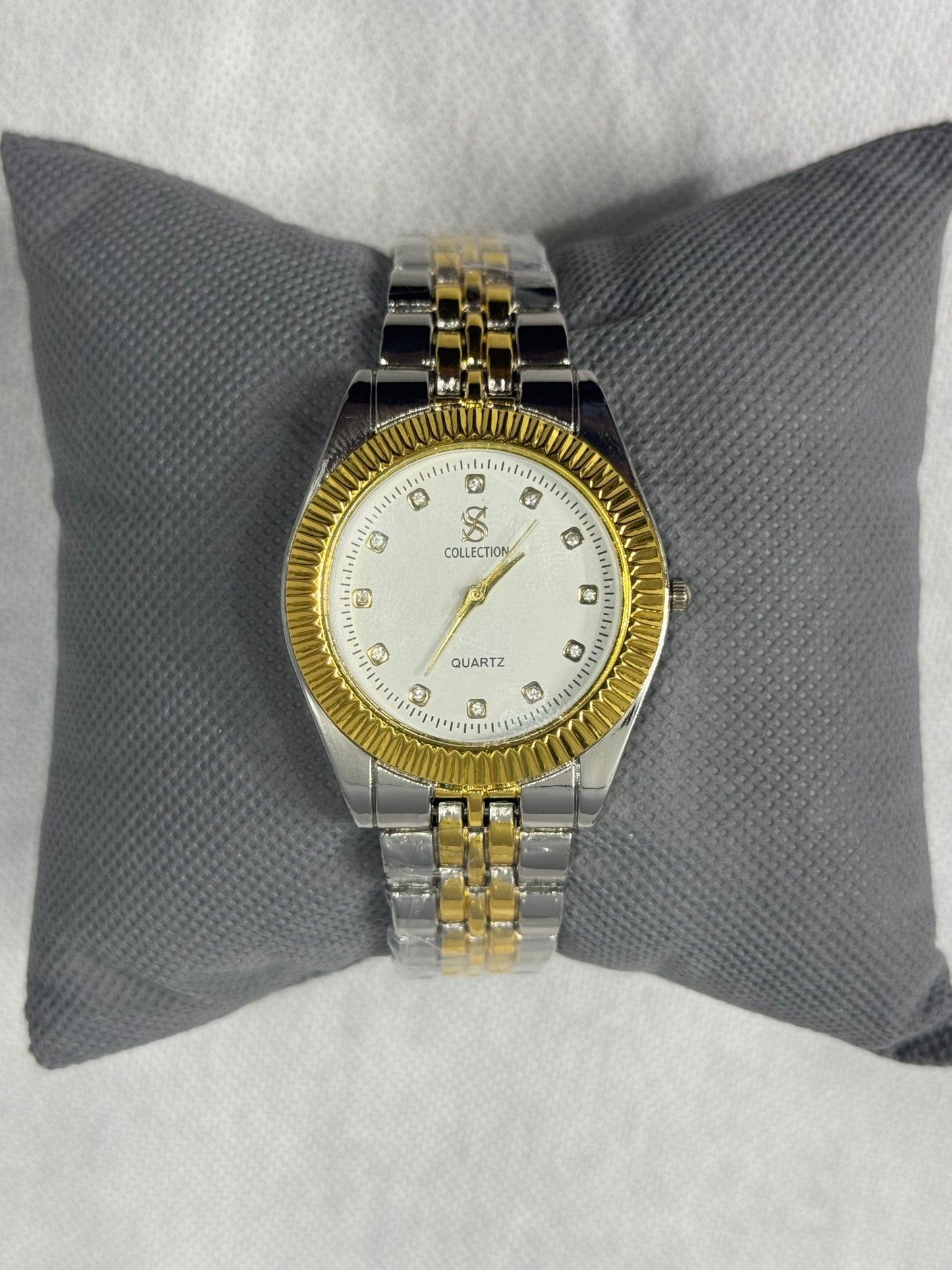Regal White – Men’s Gold Accent Watch