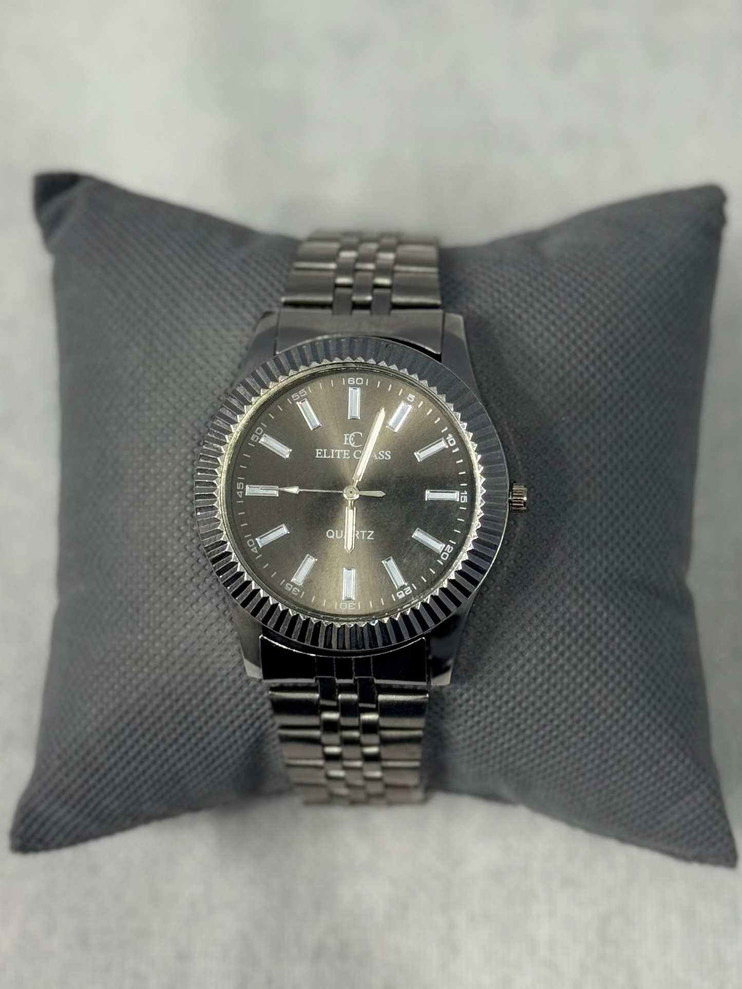 Elite Class Men’s Silver Watch – Metallic Grey Dial