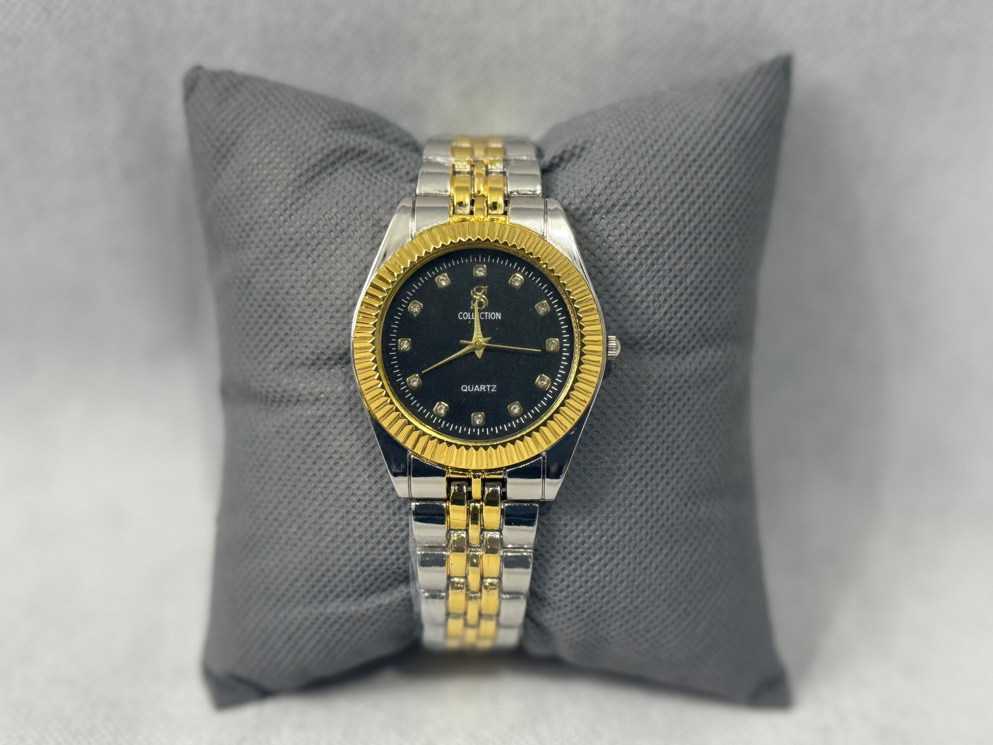 Men’s Royal Quartz Watch – Gold & Silver Edition