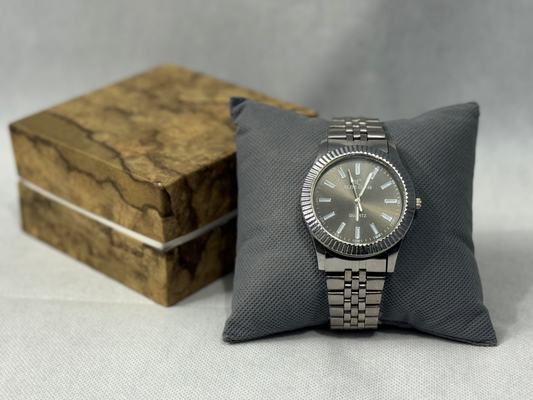 Elite Class Men’s Silver Watch – Metallic Grey Dial