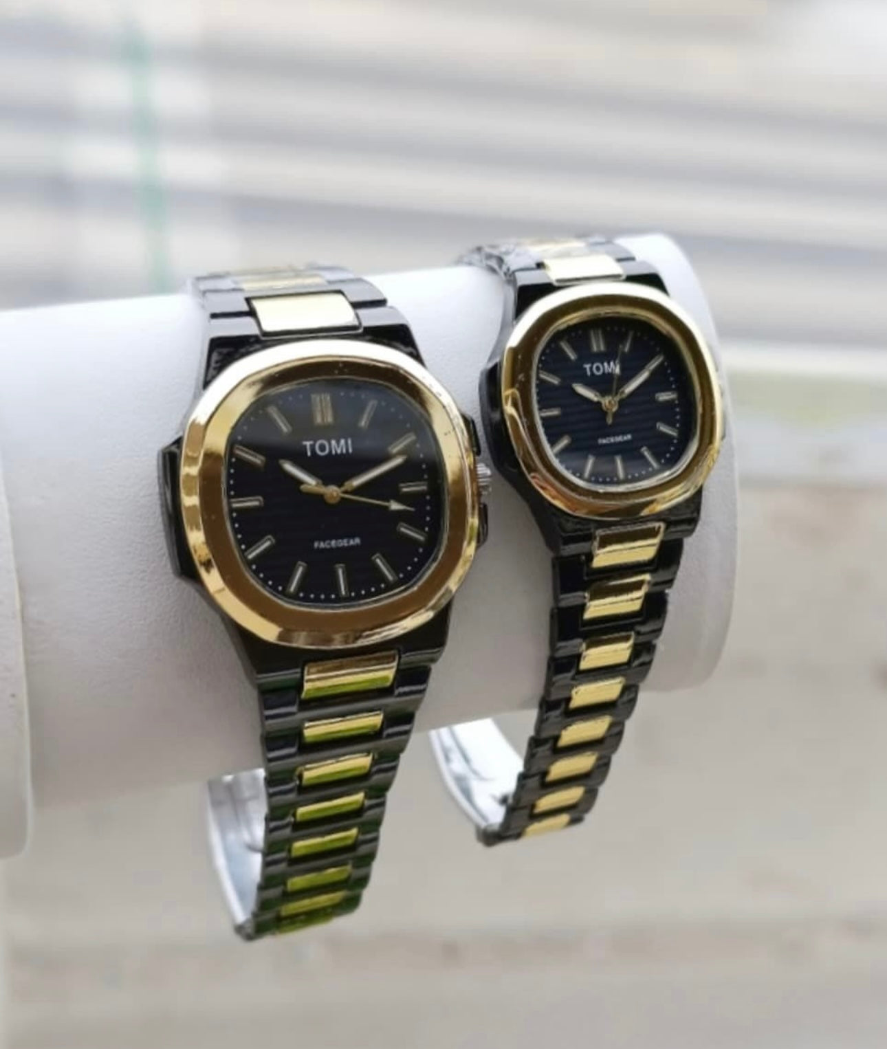 TOMI Couple Watch – Black & Gold Edition